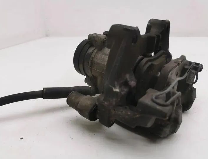 AUDI Q2 1 generation (2016-2024) Højre bagbremsekaliber 5Q0615406GP 26483278