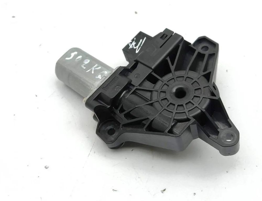 INFINITI QX30 1 generation (2016-2020) Bagerste venstre dør vindue kontrolmotor 968740101,A2469063100 31201091