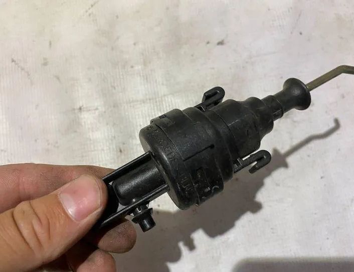 MERCEDES-BENZ E-Class W210 (1995-2002) Centrallås Vakuumpumpe 400139 21492400