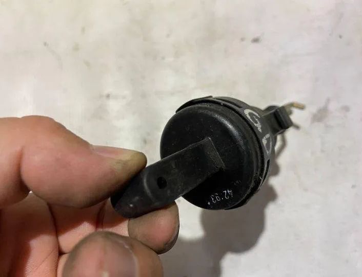 MERCEDES-BENZ E-Class W210 (1995-2002) Centrallås Vakuumpumpe 400139 21492400