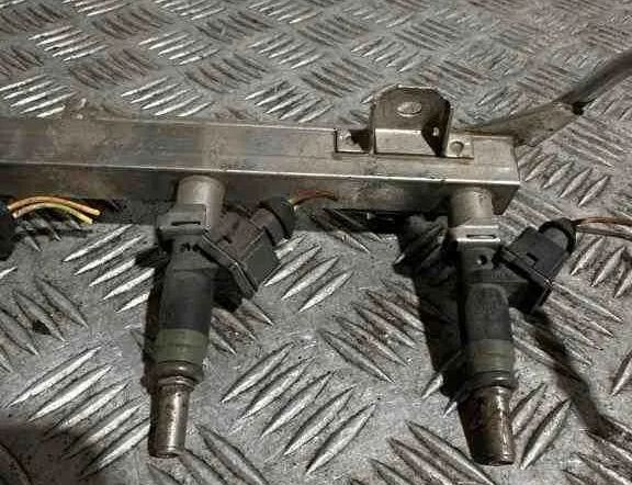 BMW 3 Series E90/E91/E92/E93 (2004-2013) Brændstofskinne 7530420,7526892 32460717