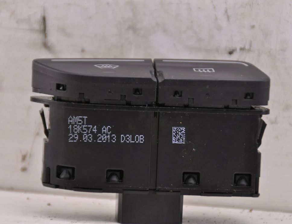 FORD Focus 3 generation (2011-2020) Forrudevarmekontakt AM5T18K574AC 33060972