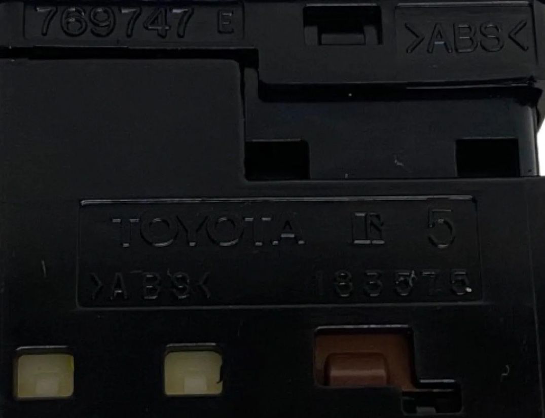 TOYOTA RAV4 4 generation (XA40) (2012-2018) Kontakt til spejljustering 183575 30149494