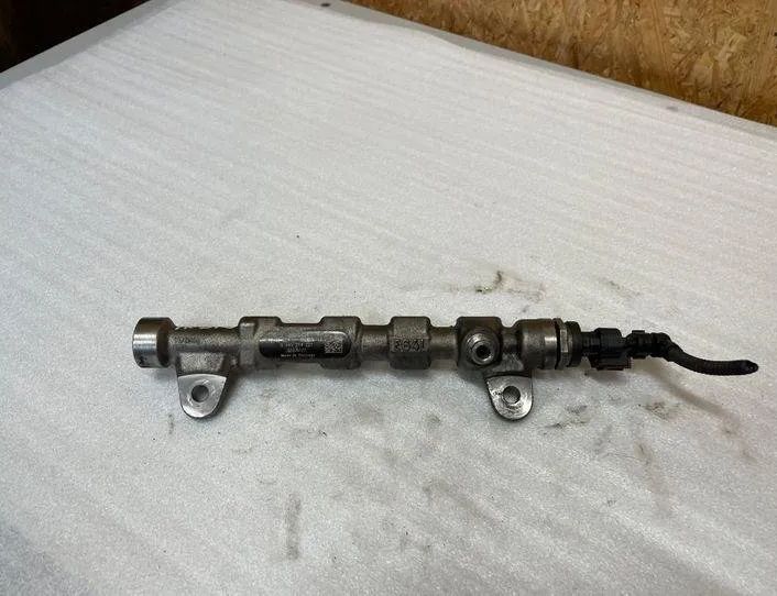 OPEL Insignia A (2008-2016) Brændstofskinne 55576177 22161616