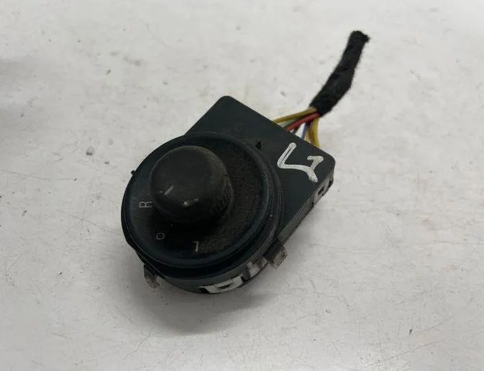 OPEL Astra J (2009-2020) Kontakt til spejljustering 13271827 22175111