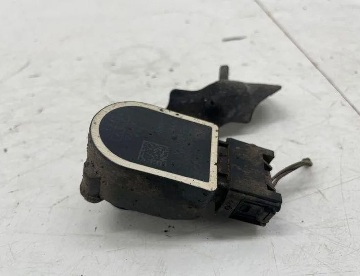 BMW 3 Series G20/G21/G28 (2018-2024) Højre forreste niveausensor 6870000 22200315