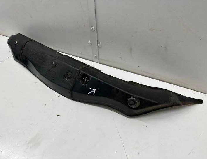 MERCEDES-BENZ C-Class W205/S205/C205 (2014-2023) Vinge færdiggørelse A2058890125 22203397