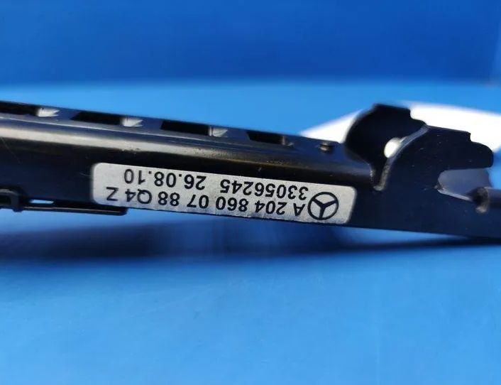 MERCEDES-BENZ C-Class W204/S204/C204 (2004-2015) Højre forreste sikkerhedssele højdejuster A2048600788,33056245 21208765