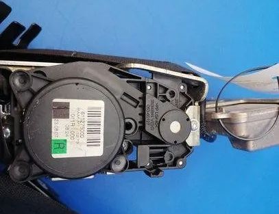 MERCEDES-BENZ C-Class W204/S204/C204 (2004-2015) Venstre forreste sikkerhedssele 615275000 21220725