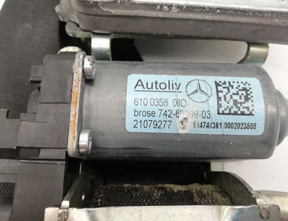 MERCEDES-BENZ C-Class W204/S204/C204 (2004-2015) Venstre forreste sikkerhedssele A2048601986,A2048600788 10626942