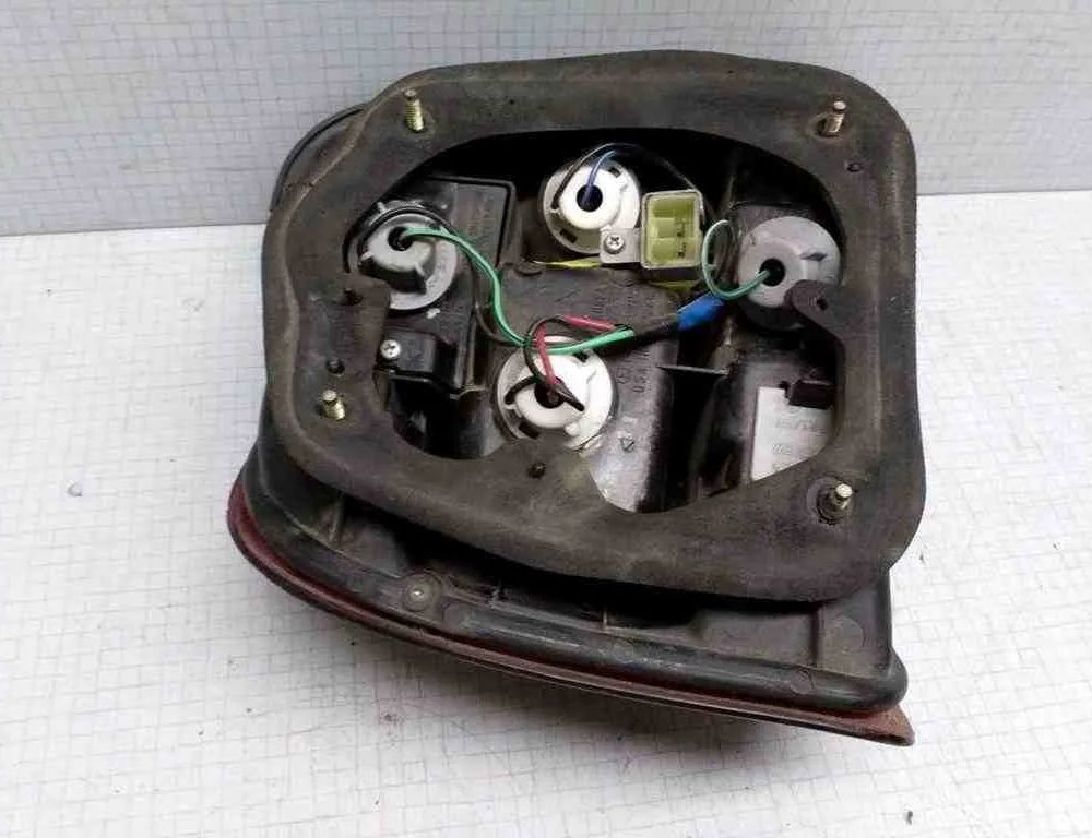 HYUNDAI Lantra J2 (1995-2000) Venstre baglygte 023504,7R011110 32502053