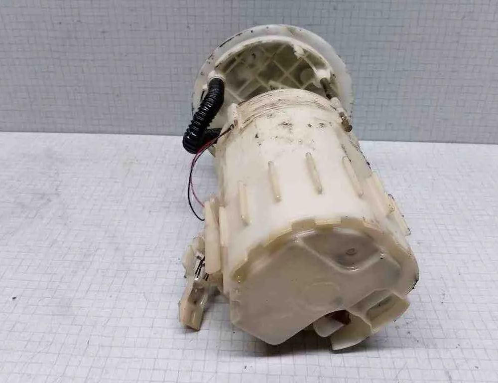 RENAULT Megane 2 generation (2002-2012) Brændstofpumpe 32519622