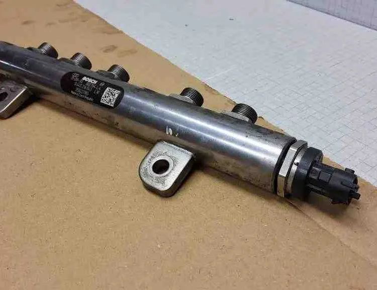 JEEP Grand Cherokee 4 generation (WK) (2004-2024) Brændstofskinne 35022118G,0445216043,T00545267 32541451