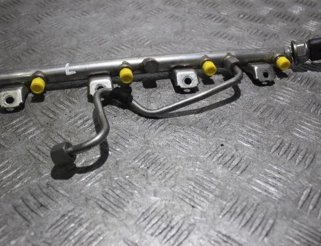 BMW 7 Series F01/F02 (2008-2015) Brændstofskinne 55PP1101 32884371