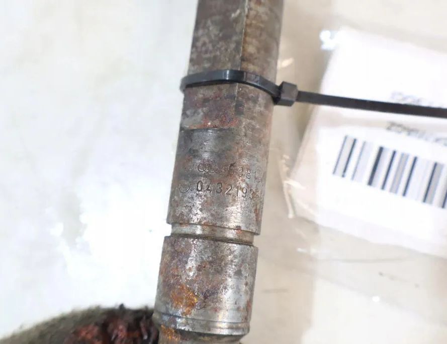 RENAULT Megane 2 generation (2002-2012) Brændstofinjektor 32897511