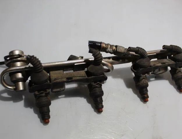 VOLKSWAGEN Passat B7 (2010-2015) Brændstofskinne 32920413