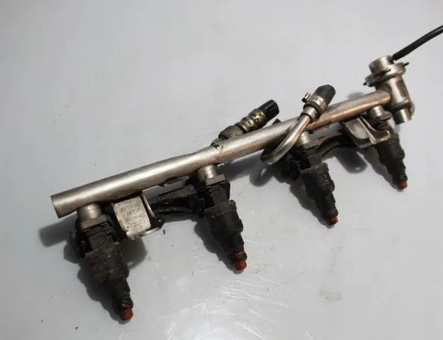 VOLKSWAGEN Passat B7 (2010-2015) Brændstofskinne 32920413