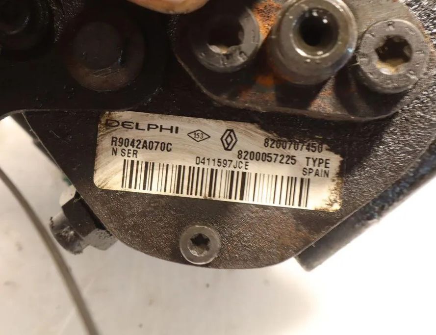 RENAULT Megane 2 generation (2002-2012) Brændstofpumpe R9042A070C 32941141