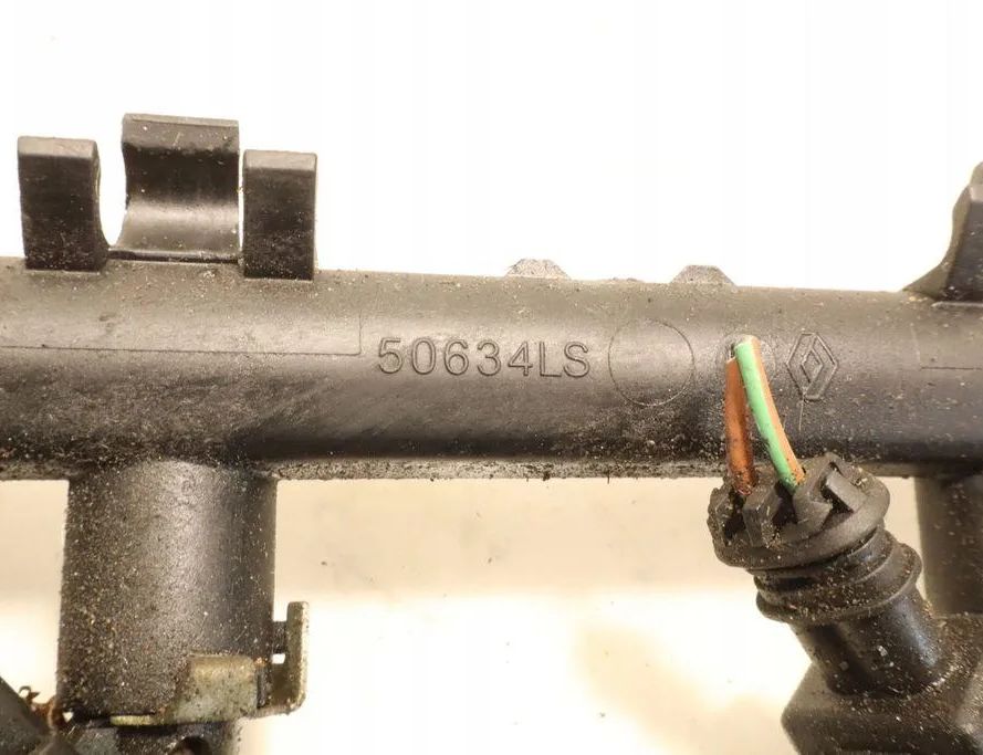 RENAULT Megane 3 generation (2008-2020) Brændstofskinne 8200135504 32947617