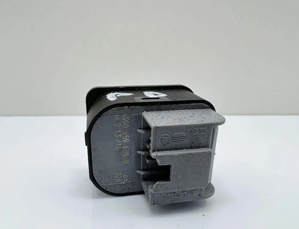 VOLKSWAGEN Passat B8 (2014-2023) Bagerste højre dør vindueskontrolkontakt 3G0959565B 31894857