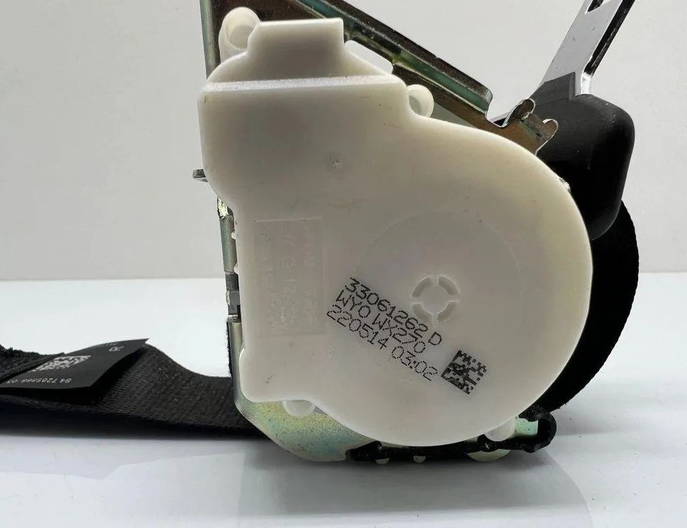 BMW 5 Series F10/F11 (2009-2017) Højre bagerste sikkerhedssele 33061262D 31896455