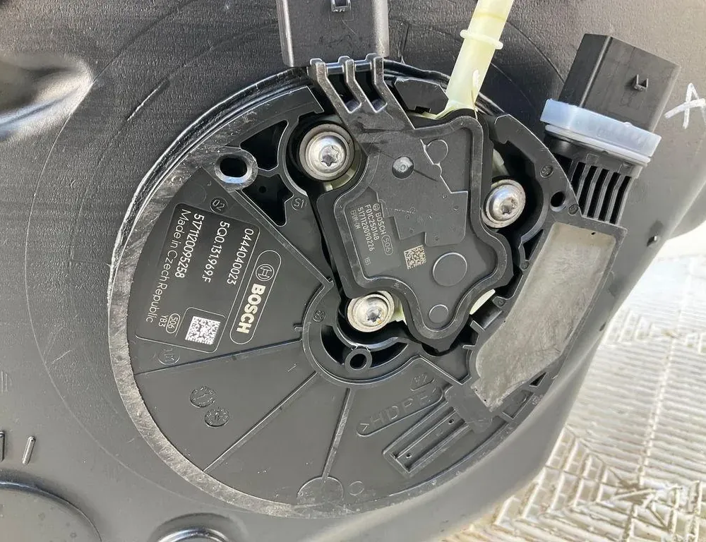 VOLKSWAGEN Passat B8 (2014-2023) AdBlue Tank 3Q0131877D,5Q0131969F 34709816