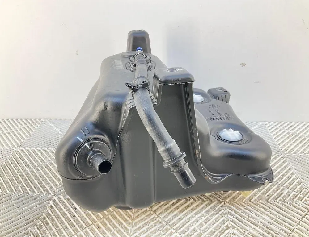 VOLKSWAGEN Passat B8 (2014-2023) AdBlue Tank 3Q0131877D,5Q0131969F 34709816