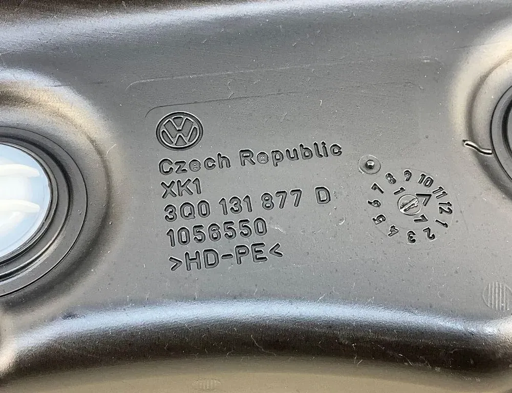 VOLKSWAGEN Passat B8 (2014-2023) AdBlue Tank 3Q0131877D,5Q0131969F 34709816