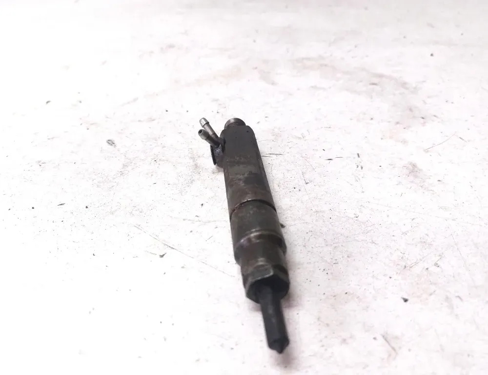 VOLKSWAGEN LT 2 generation (1996-2006) Brændstofinjektor 074130201C 35106599