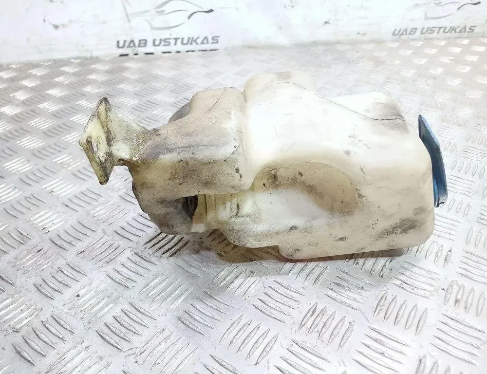 VOLKSWAGEN Golf 3 generation (1991-1998) Vinduesvaskertank 1J0955453 31362075