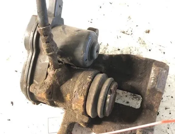 AUDI A5 8T (2007-2016) Højre bagbremsekaliber 8K0615124B 33319890