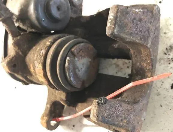 AUDI A5 8T (2007-2016) Højre bagbremsekaliber 8K0615124B 33319890