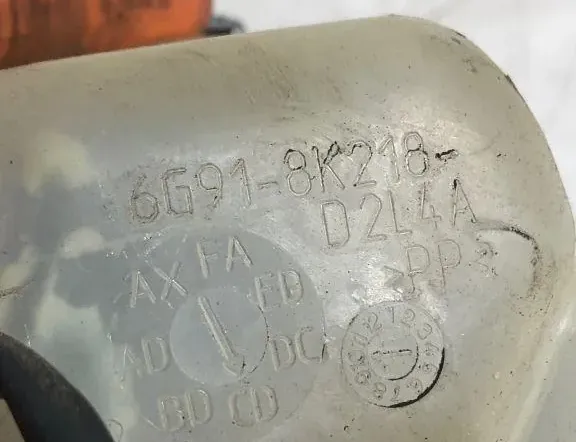 VOLVO XC60 1 generation (2008-2017) Ekspansionsbeholder 6G918K218 33322635