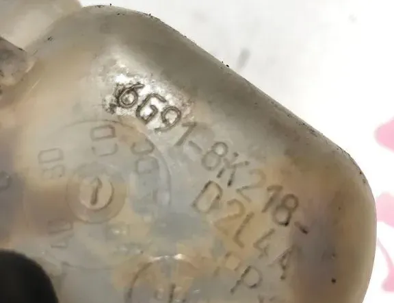 VOLVO XC60 1 generation (2008-2017) Ekspansionsbeholder 6G918K218 33399046