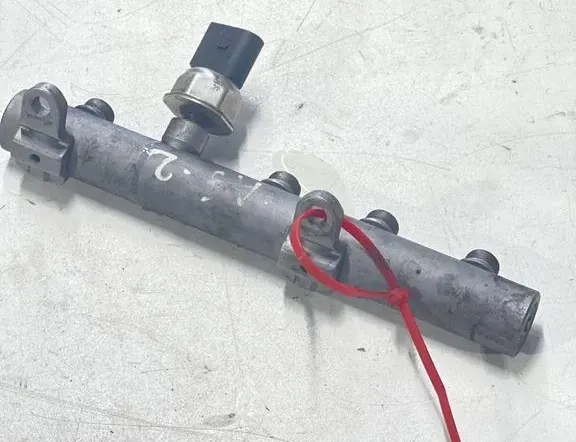 AUDI A5 8T (2007-2016) Brændstofskinne 059130089AB 33399322