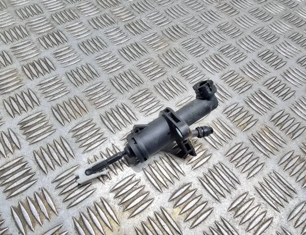 SKODA Roomster 5J  (2010-2015) Koblingscylinder 6q0721388 33519109