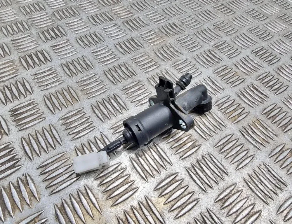 SKODA Roomster 5J  (2010-2015) Koblingscylinder 6q0721388 33519109