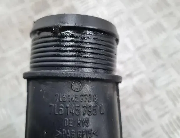 VOLKSWAGEN Touareg 1 generation (2002-2010) Intercooler Slangerør 7L6145770G 33297461