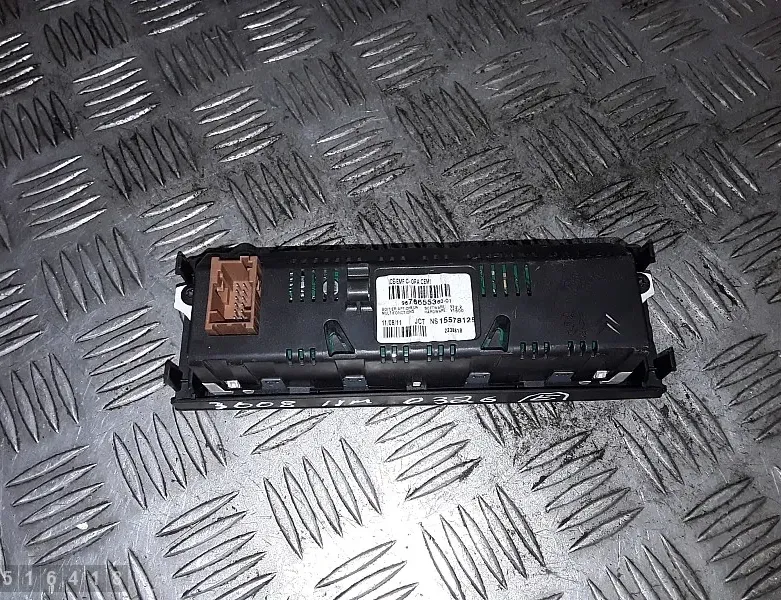 FIAT Ducato 3 generation (2006-2024) Underholdningsskærm på bagsiden 9676655380 33525538