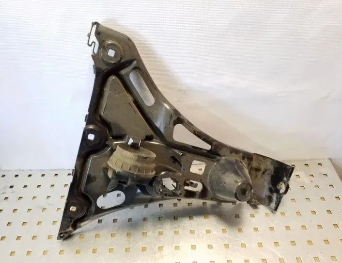 BMW 5 Series E60/E61 (2003-2010) Højre bageste kofangerbeslag 51127060796 25117814