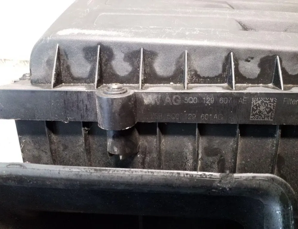 SKODA Octavia 3 generation (2013-2020) Luftfilterboks 5Q0129601AG,5Q0129618H,5Q0129607AE 32150290