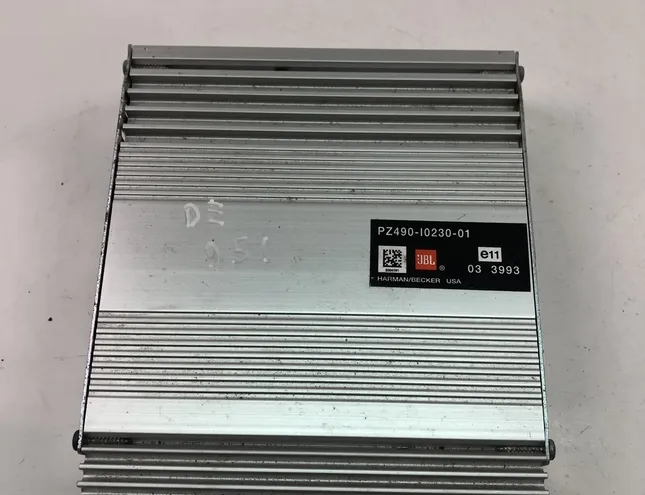 TOYOTA iQ 1 generation (2008-2020) Lydforstærker PZ490-I0230-01 21425580