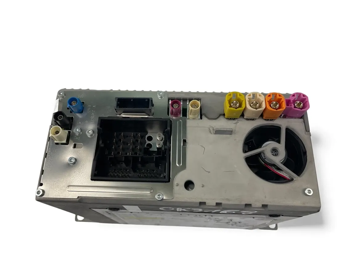 BMW 5 Series G30/G31 (2016-2023) Musikafspiller med GPS 33515716