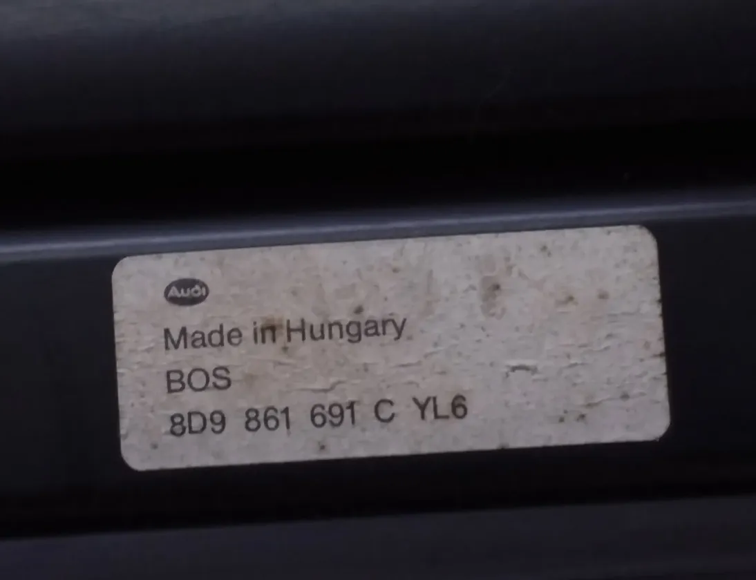 AUDI A4 B5/8D (1994-2001) Bagagerumsgrill 8d9861691c 21535019