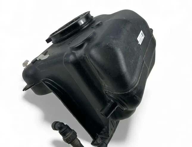 VOLKSWAGEN Passat B8 (2014-2023) AdBlue Tank 5Q0131969F 33473679