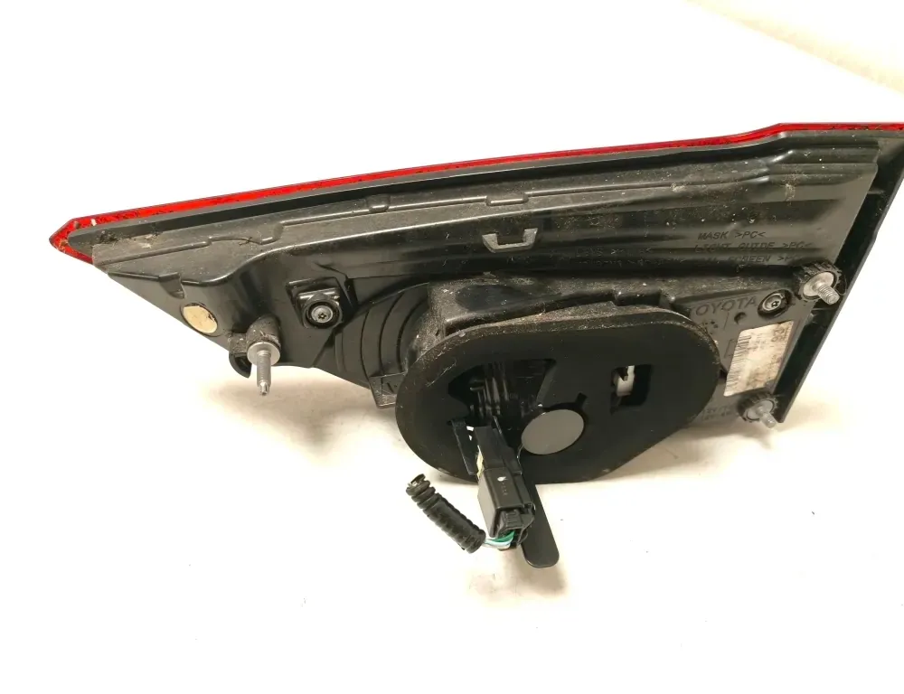 TOYOTA Avensis 3 generation (2009-2020) Venstre bagklap baglygte 8159105160 33532449