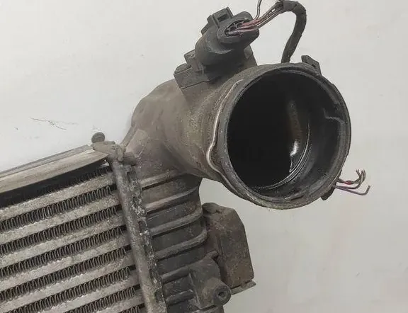 VOLKSWAGEN Passat B7 (2010-2015) Intercooler Radiator 0281002399 33241358