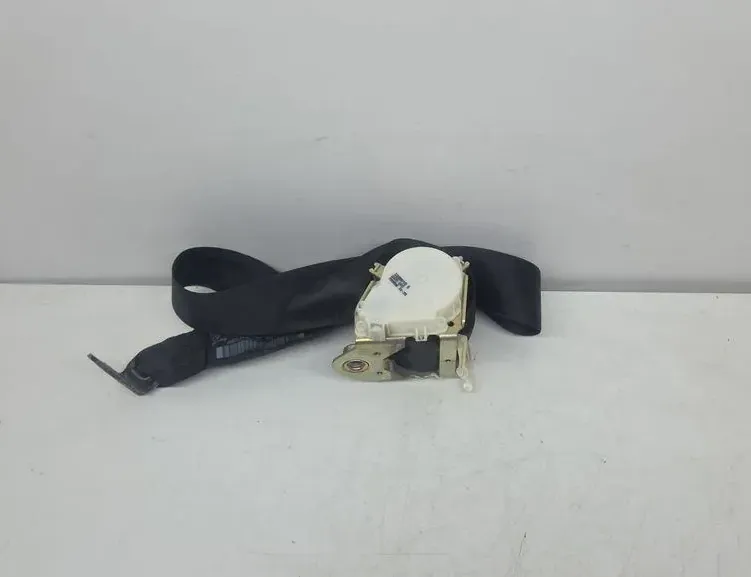 VOLKSWAGEN Passat B7 (2010-2015) Bagerste sikkerhedssele i midten 33059772B 33243690