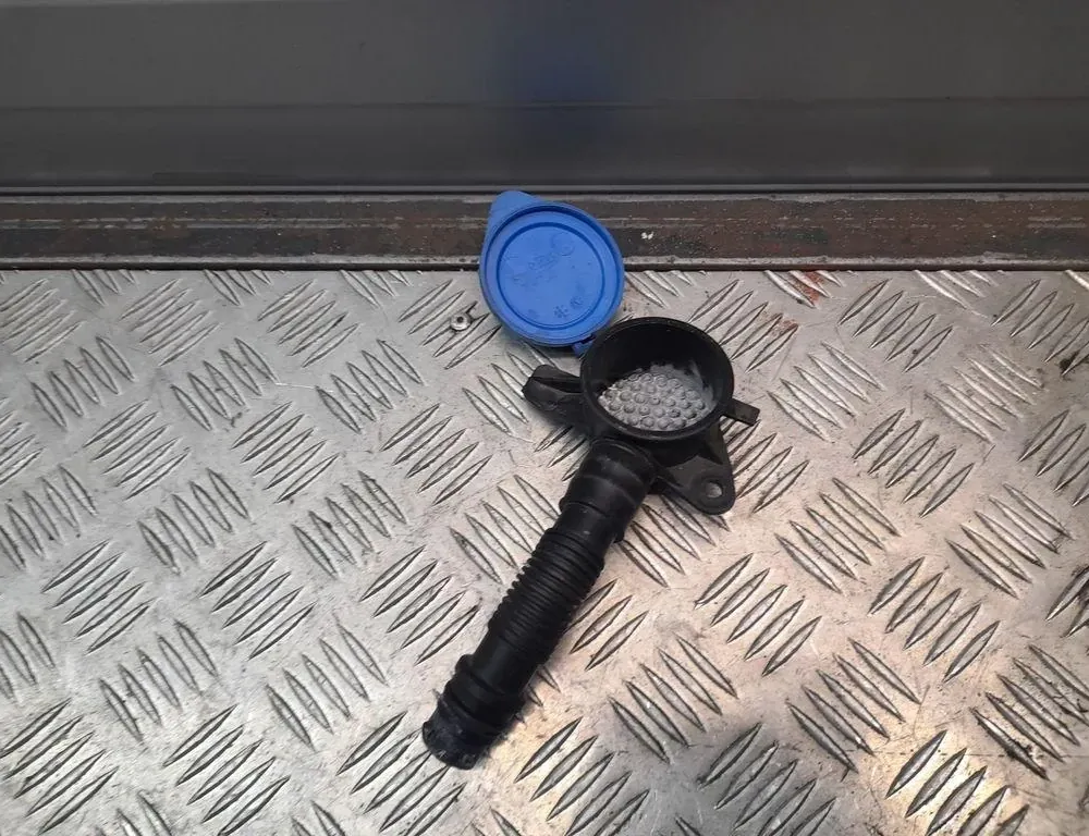 BMW 2 Series F22/F23 (2013-2020) Vaskebeholdertank 7241664 33421207