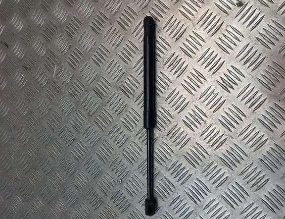 AUDI A6 C6/4F (2004-2011) Forreste højre motorhjelm 4G8823359A 33421508